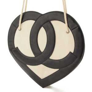 Chanel Bag Shoulder Heart Tote White Pile Black Leather